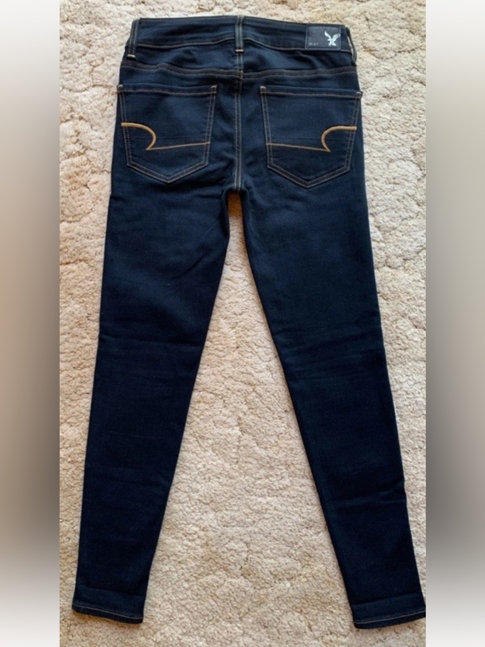 EUC AMERICAN EAGLE SUPER STRETCH DARK WASH JEGGING JEANS IN SIZE 2S